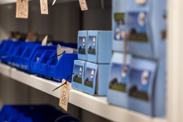 Uitgebreid magazijn met de meest gebruikte onderdelen steeds op voorraad
