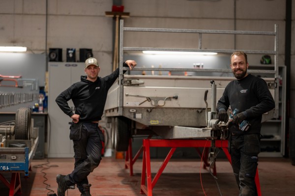 Bij ons is uw aanhangwagen in goede handen! Iedere klant kan rekenen op een vlotte en correcte afhandeling van onderhoud en herstelling aan een eerlijke prijs.